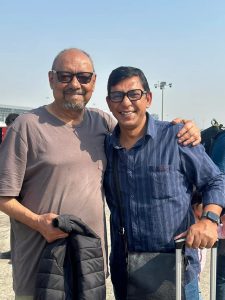 হঠাৎ বিমানন্দরে দুই ‘মৃণাল সেন’