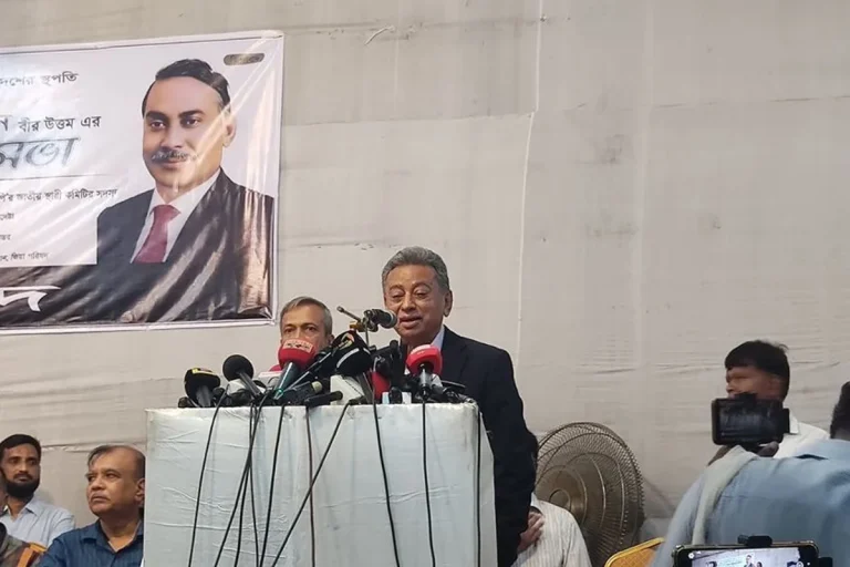 নিবন্ধন ছাড়া দলগুলো ডিসেম্বরে নির্বাচন চায় না : আমীর খসরু