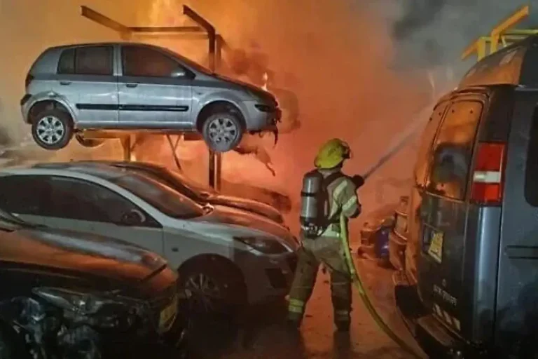 ইরান-ইসরায়েলের সংঘাতে মার্কিন হস্তক্ষেপের বিরুদ্ধে বেশিরভাগ আমেরিকানের
