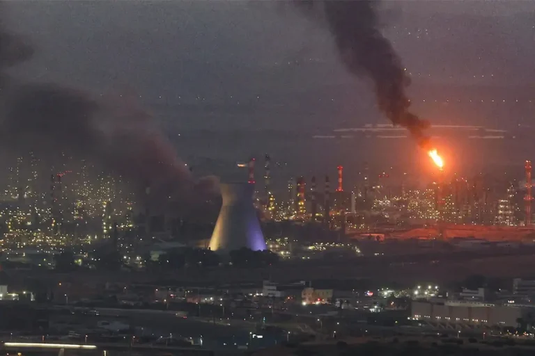 চীনা নাগরিকদের দ্রুত ইসরায়েল ছাড়ার নির্দেশ