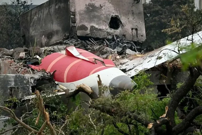 এয়ার ইন্ডিয়ায় দুর্ঘটনা, বোয়িং-হানিওয়েলের বিরুদ্ধে মামলা