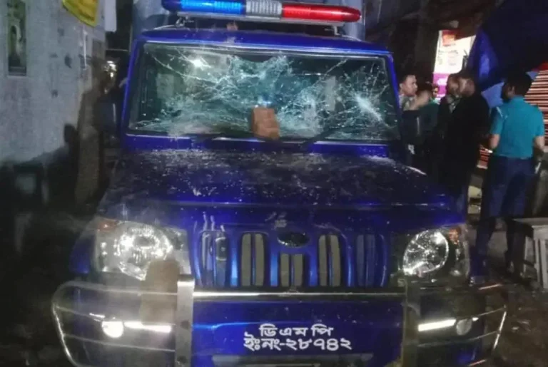 রাজধানীর আদাবরে পুলিশের ওপর কিশোর গ্যাংয়ের হামলা
