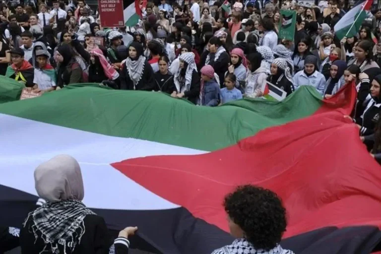 গাজায় সাংবাদিক হত্যার প্রতিবাদে অস্ট্রেলিয়ায় বিক্ষোভ