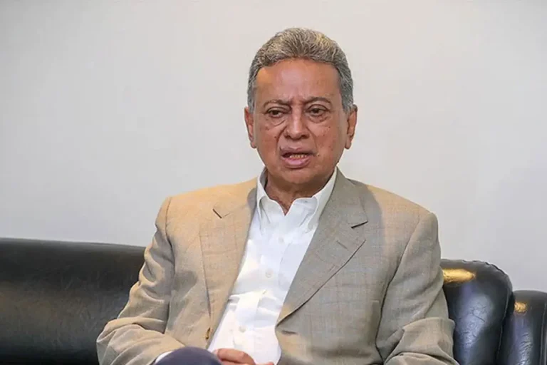 নির্বাচনের অপেক্ষায় বিনিয়োগকারীরা : আমীর খসরু