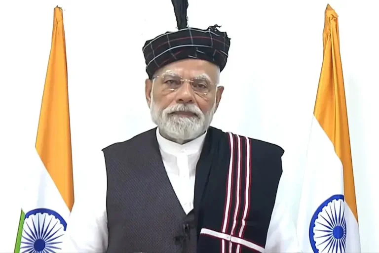 মণিপুর গিয়ে যে বার্তা দিলেন মোদি
