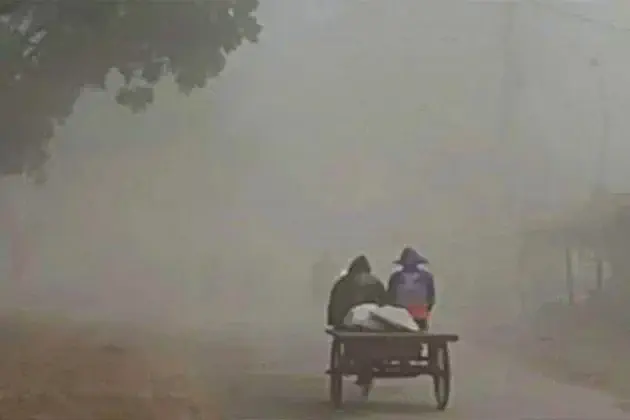 উত্তর-পশ্চিমের আট জেলায় শৈত্যপ্রবাহ দুর্ভোগে মানুষ