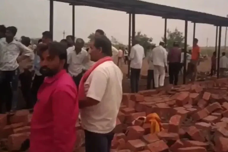 ভারতে মন্দিরের দেওয়াল ধসে ছয় জনের মৃত্যু