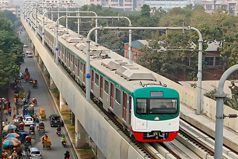 মেট্রোরেল চলাচলের সময় বাড়ছে