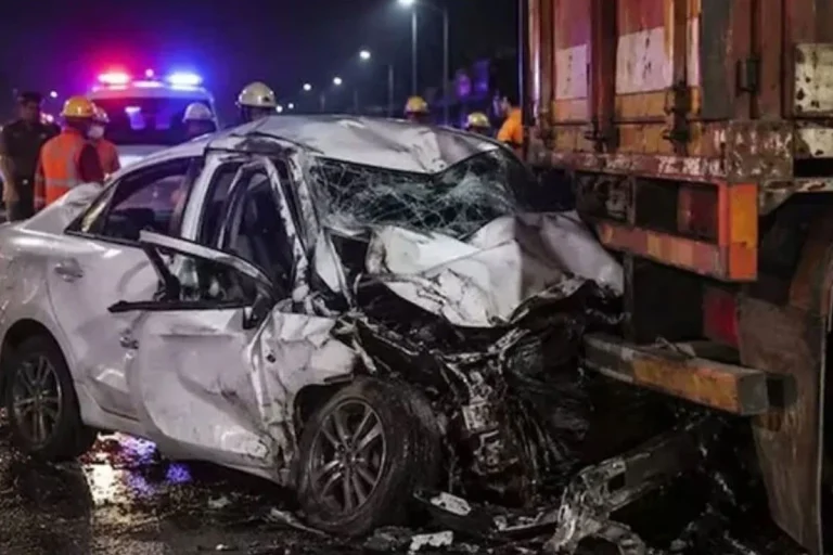 কেরালায় সড়ক দুর্ঘটনায় প্রাণ গেল ৮ শিক্ষার্থীর